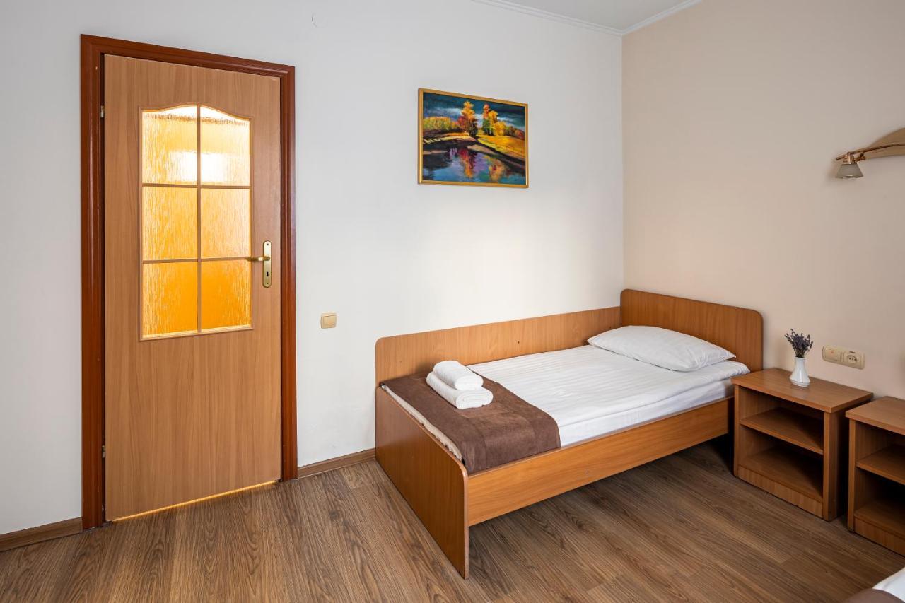 Vynnyky Hotel Galaktika מראה חיצוני תמונה