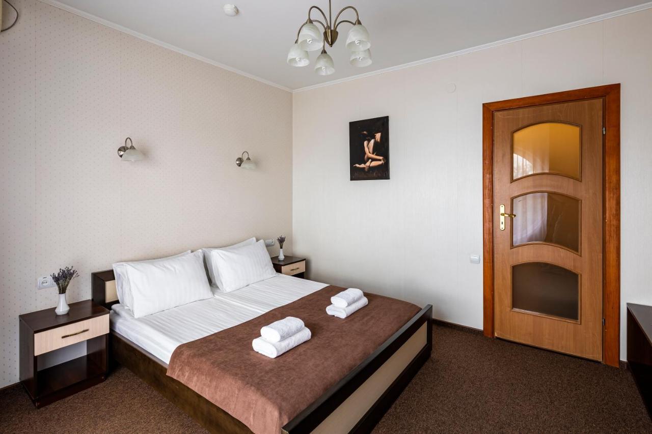 Vynnyky Hotel Galaktika מראה חיצוני תמונה