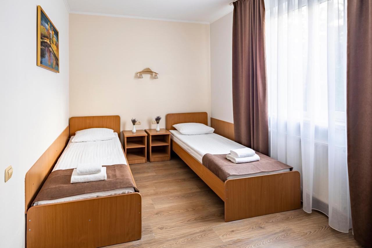 Vynnyky Hotel Galaktika מראה חיצוני תמונה