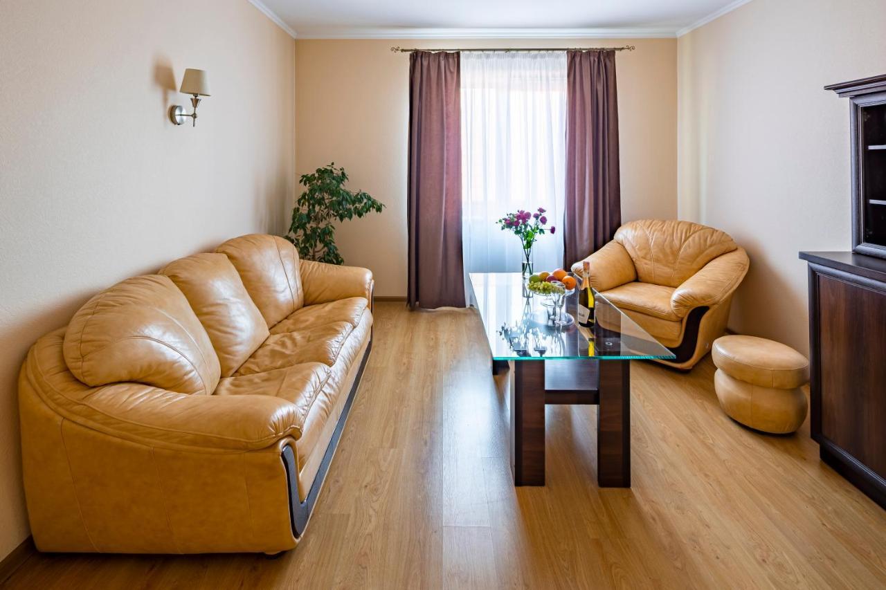 Vynnyky Hotel Galaktika מראה חיצוני תמונה