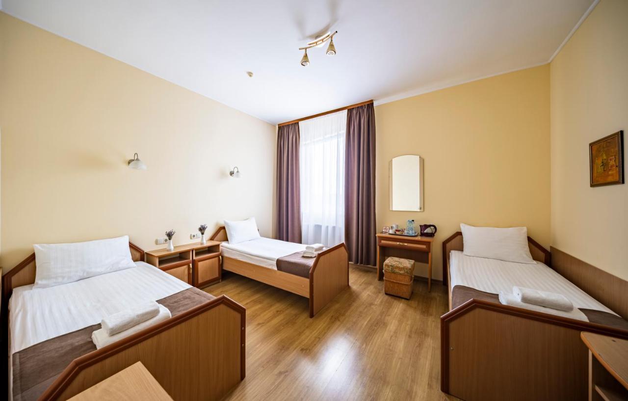 Vynnyky Hotel Galaktika מראה חיצוני תמונה