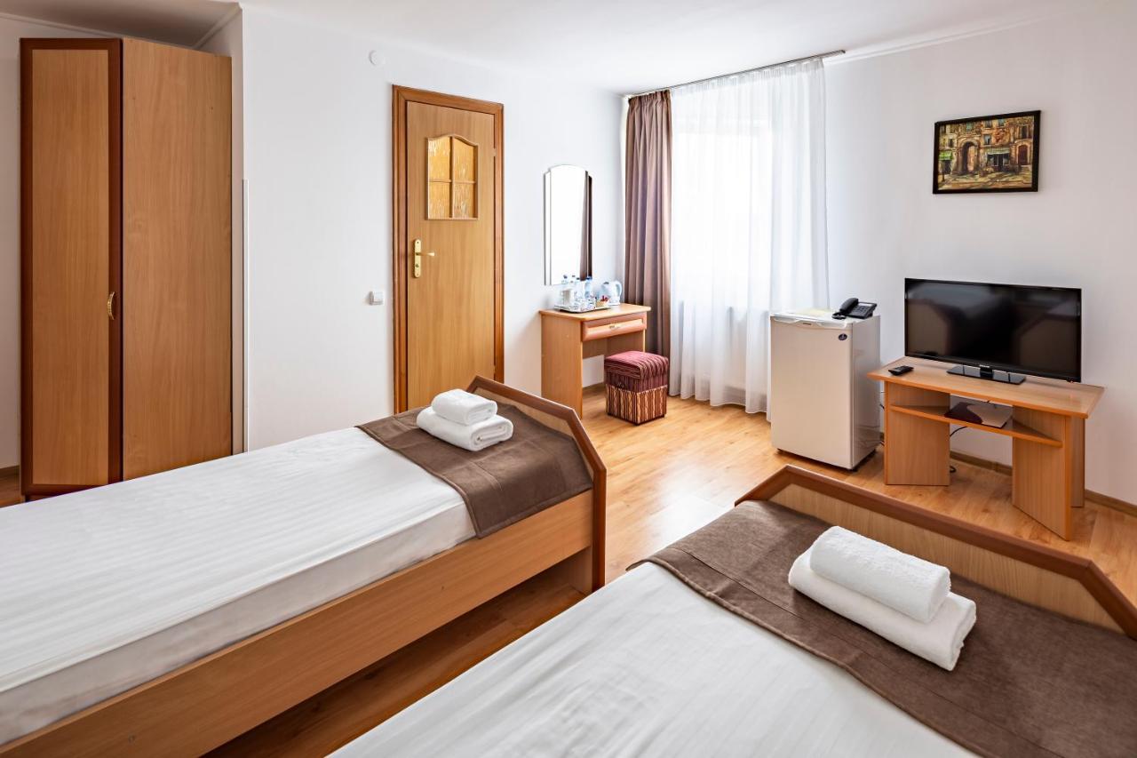 Vynnyky Hotel Galaktika מראה חיצוני תמונה