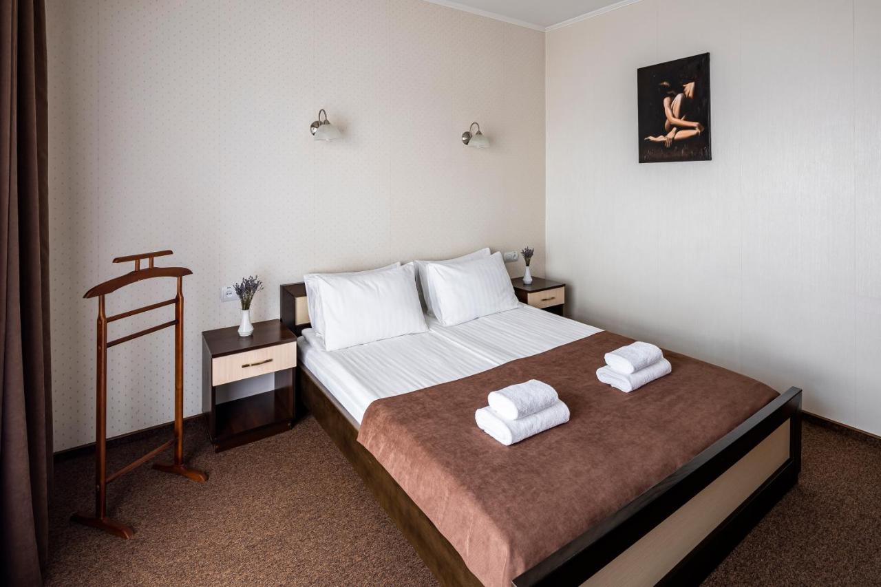 Vynnyky Hotel Galaktika מראה חיצוני תמונה