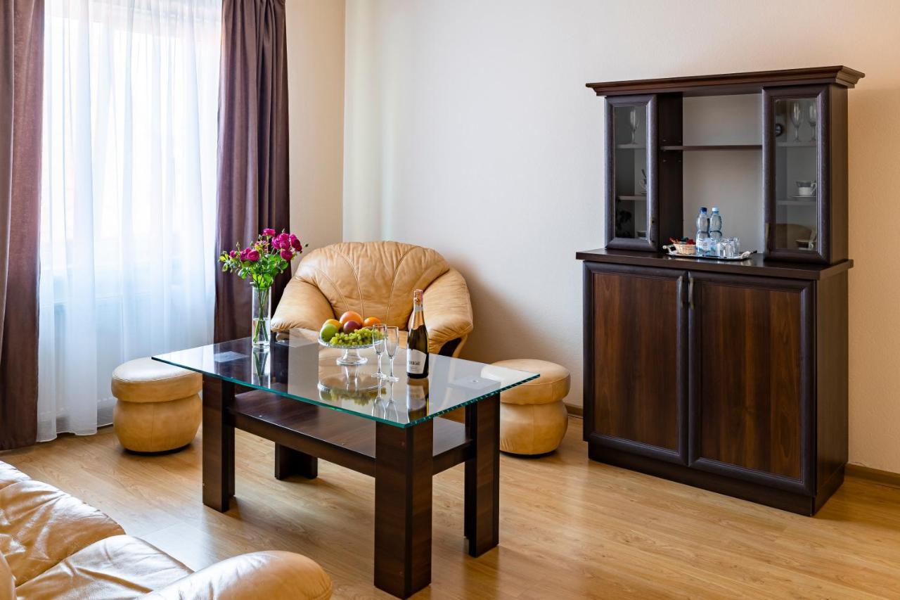 Vynnyky Hotel Galaktika מראה חיצוני תמונה