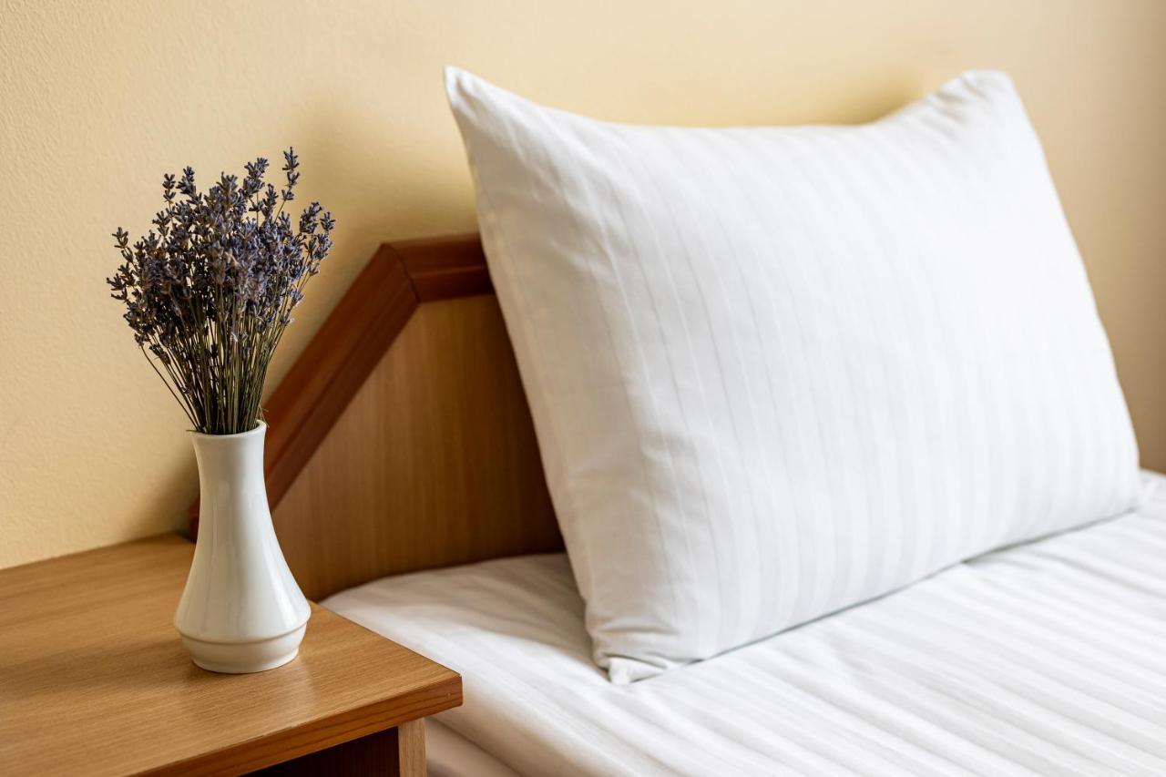 Vynnyky Hotel Galaktika מראה חיצוני תמונה
