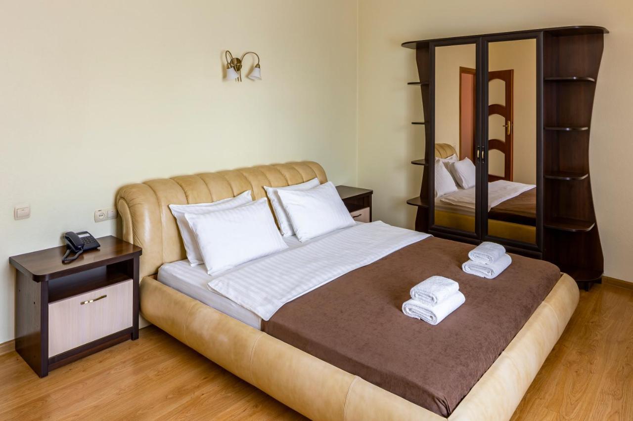 Vynnyky Hotel Galaktika מראה חיצוני תמונה