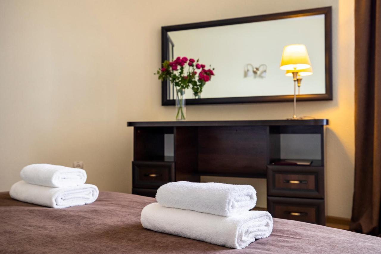 Vynnyky Hotel Galaktika מראה חיצוני תמונה