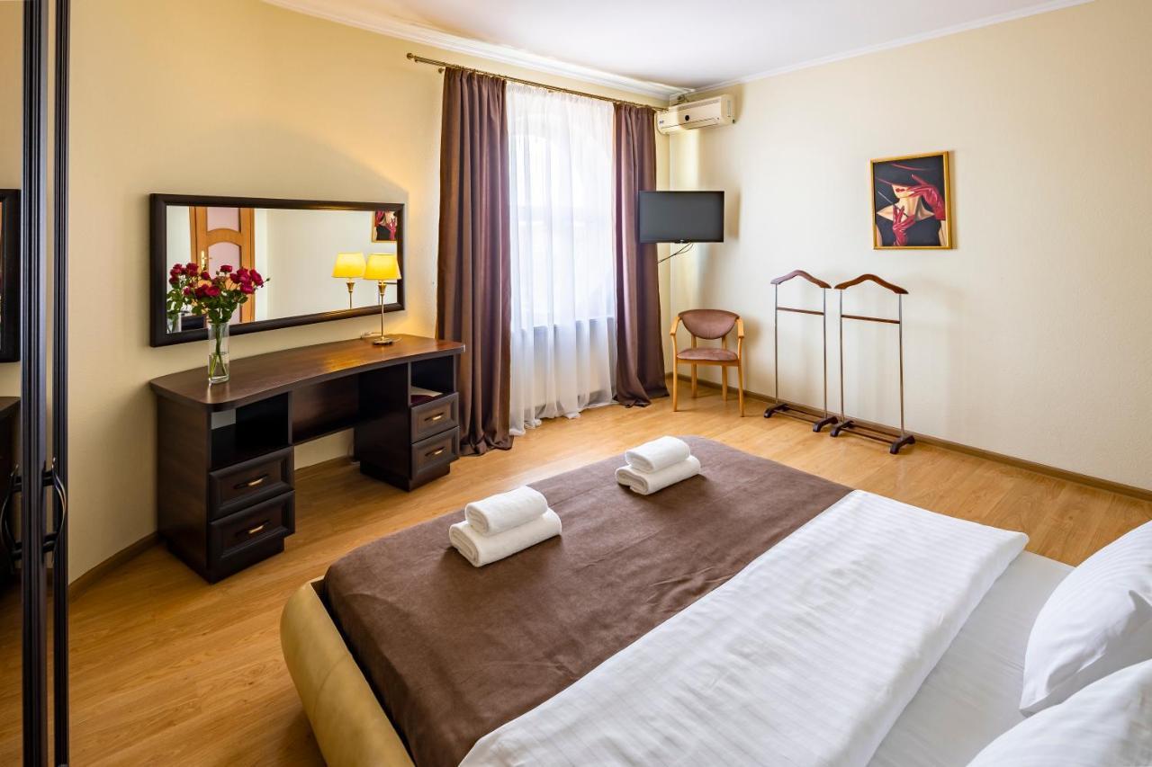 Vynnyky Hotel Galaktika מראה חיצוני תמונה